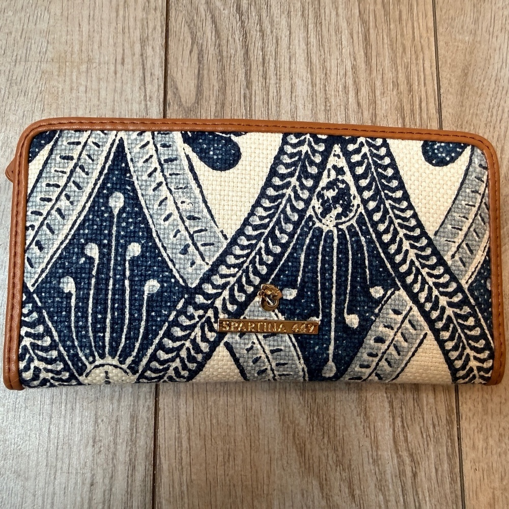 Spartina 449 Ashley River pattern Wallet with snap closure